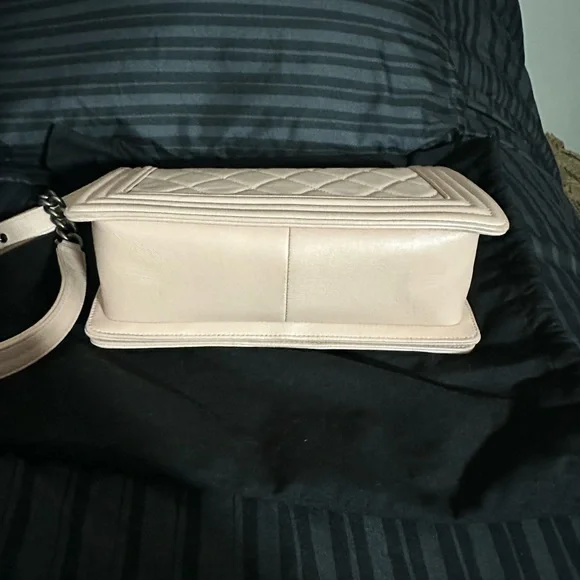 Grained Calfskin Quilted Small Boy Flapped Dusty Pink Chanel. - Picture 5 of 13